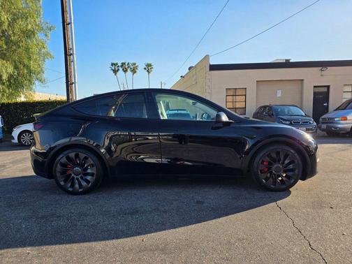 2022 Tesla Model Y Performance Dual Motor All-Wheel Drive