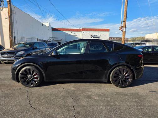 2022 Tesla Model Y Performance Dual Motor All-Wheel Drive