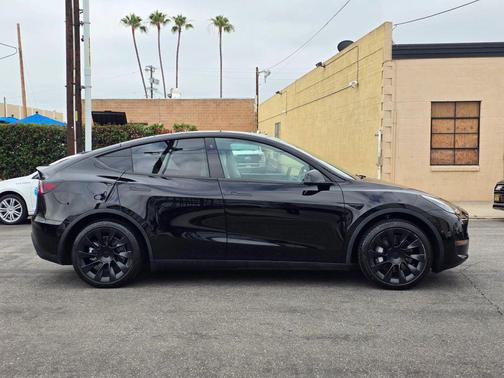Solid Black 2022 Tesla Model Y Long Range Dual Motor All-Wheel Drive