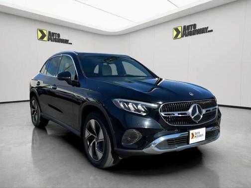 Black 2024 Mercedes-Benz GLC 300 4MATIC