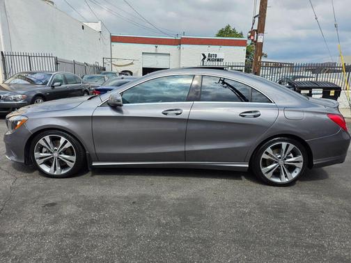 2017 Mercedes-Benz CLA 250 Base