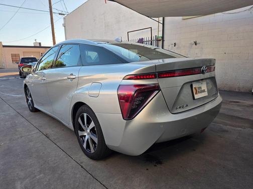 2019 Toyota Mirai Base