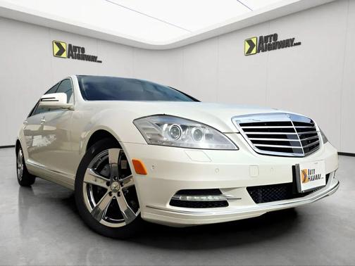 Diamond White Metallic 2013 Mercedes-Benz S-Class S 550 Sedan 4D