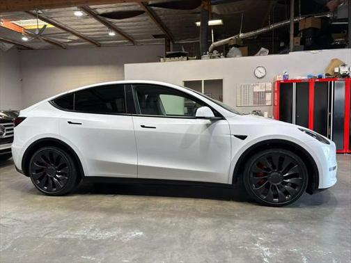 2022 Tesla Model Y Performance Dual Motor All-Wheel Drive