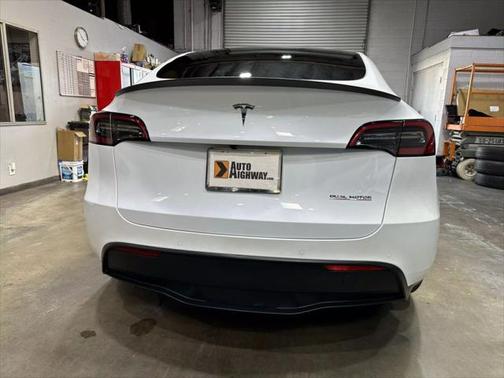 2022 Tesla Model Y Performance Dual Motor All-Wheel Drive