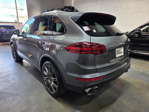 2016 Porsche Cayenne Cayenne S E-Hybrid