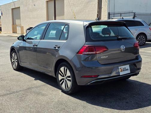 Gray 2018 Volkswagen e-Golf SEL Premium