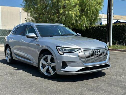 2019 Audi e-tron Premium Plus