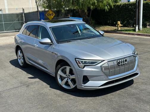 2019 Audi e-tron Premium Plus