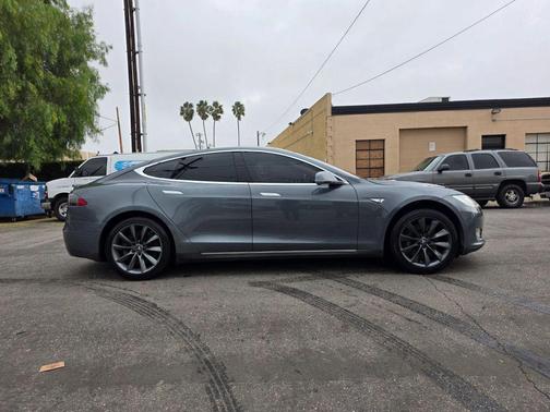2013 Tesla Model S Performance