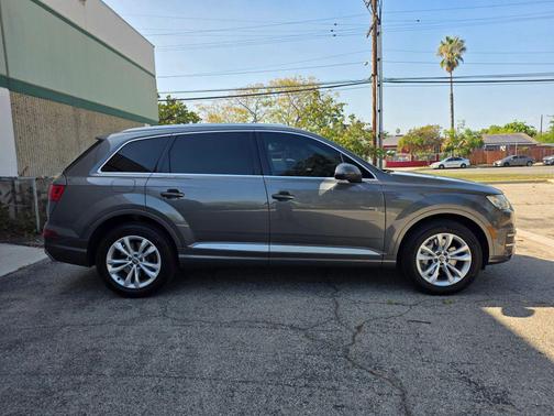 2019 Audi Q7 45 Premium