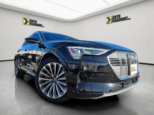 2019 Audi e-tron Premium Plus