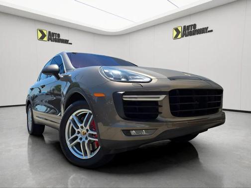 Umber Metallic 2015 Porsche Cayenne Turbo