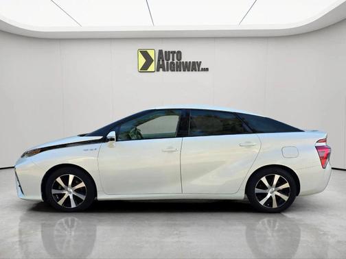 2018 Toyota Mirai Base