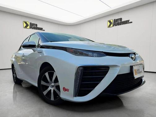 2018 Toyota Mirai Base
