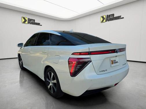 2018 Toyota Mirai Base