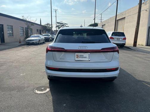 2021 Audi e-tron Premium