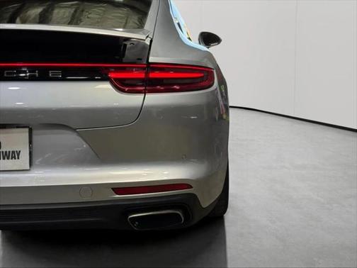 2018 Porsche Panamera E-Hybrid 4