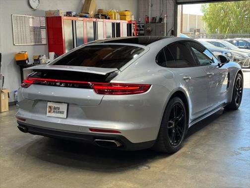 2018 Porsche Panamera E-Hybrid 4