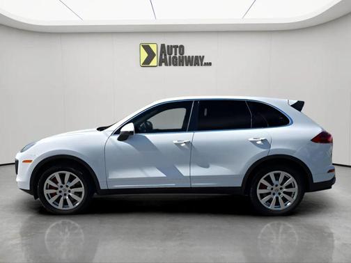 Carrara White Metallic 2015 Porsche Cayenne Turbo