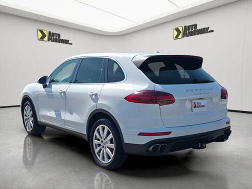 Carrara White Metallic 2015 Porsche Cayenne Turbo