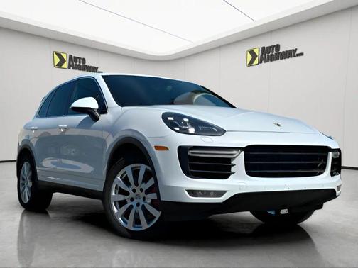 Carrara White Metallic 2015 Porsche Cayenne Turbo