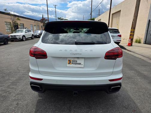 White 2016 Porsche Cayenne Cayenne