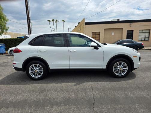White 2016 Porsche Cayenne Cayenne