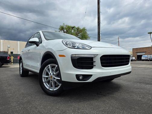 White 2016 Porsche Cayenne Cayenne