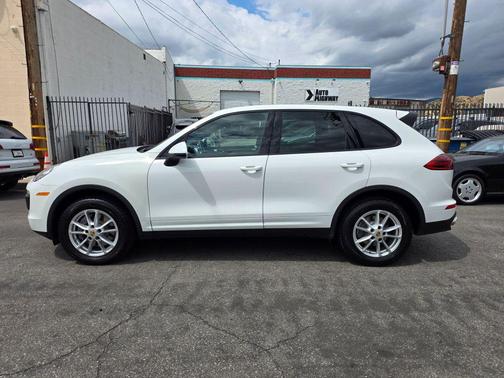 White 2016 Porsche Cayenne Cayenne