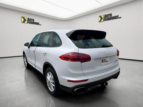 White 2016 Porsche Cayenne Cayenne