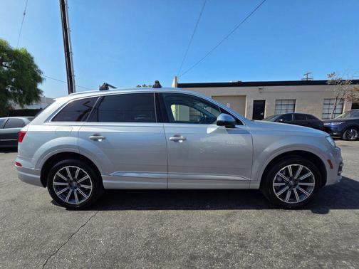 Florett Silver Metallic 2017 Audi Q7 3.0T Premium
