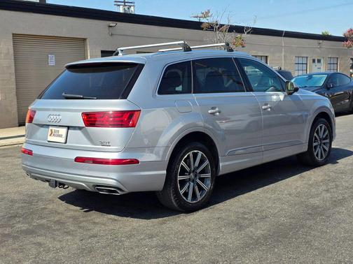 Florett Silver Metallic 2017 Audi Q7 3.0T Premium