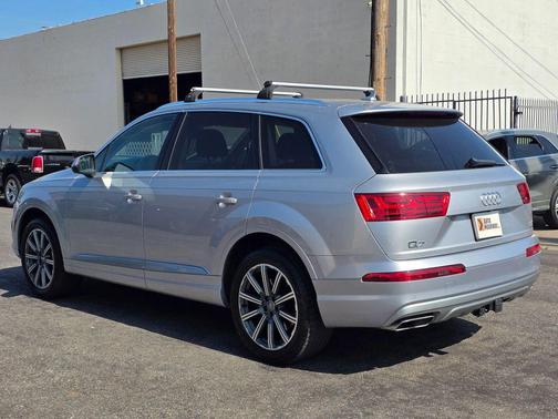 Florett Silver Metallic 2017 Audi Q7 3.0T Premium