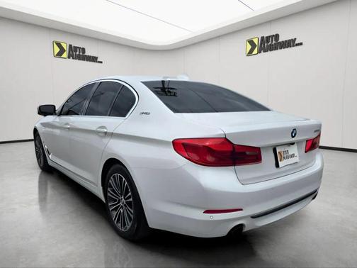 White 2019 BMW 530e iPerformance