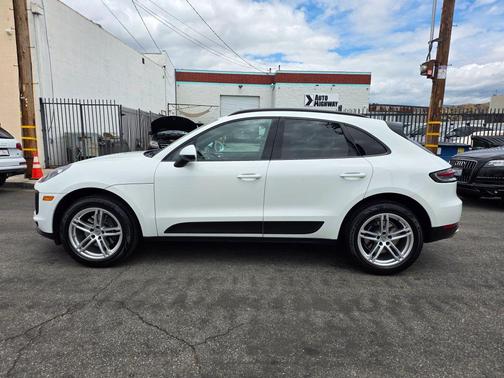 White 2020 Porsche Macan Macan Sport Edition