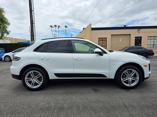 White 2020 Porsche Macan Macan Sport Edition