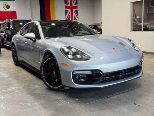2019 Porsche Panamera GTS