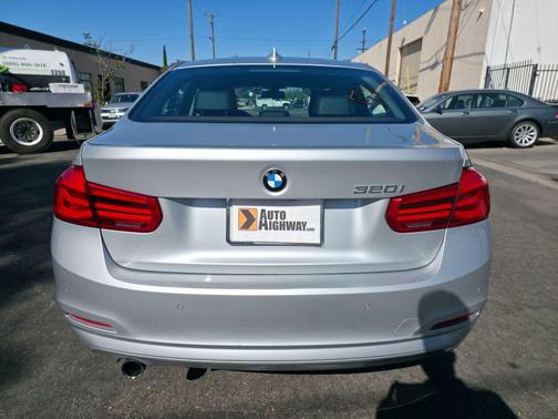 2017 BMW 320 i