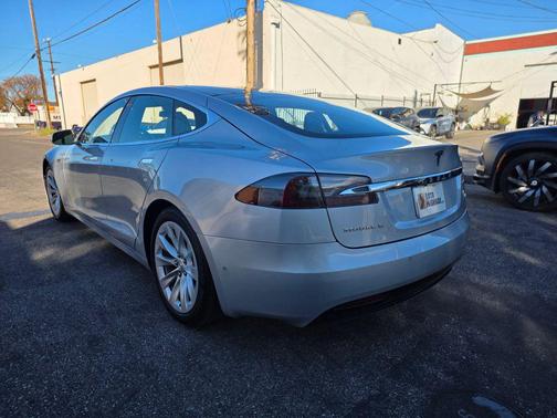 2016 Tesla Model S 90D