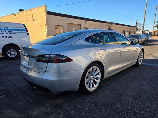 2016 Tesla Model S 90D