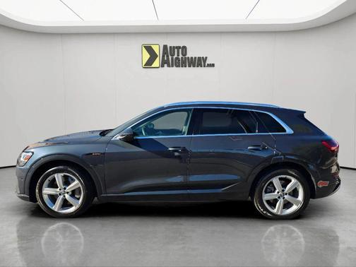 2019 Audi e-tron Premium Plus