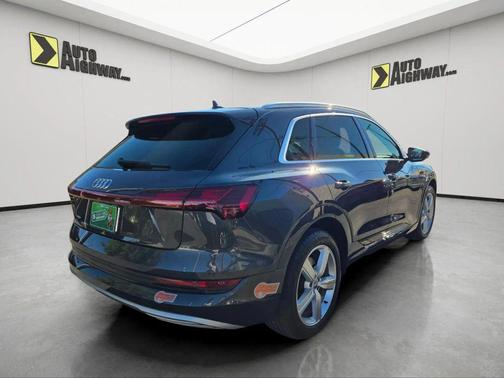 2019 Audi e-tron Premium Plus
