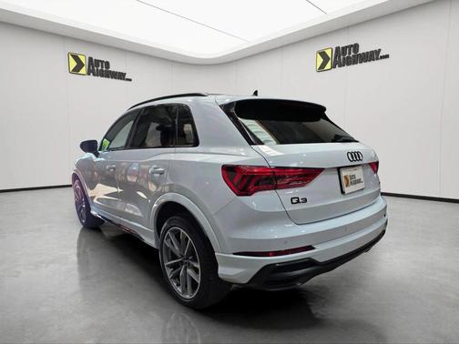 2022 Audi Q3 45 S line Premium
