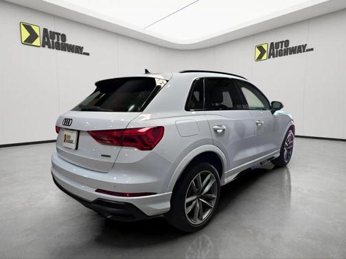 2022 Audi Q3 45 S line Premium