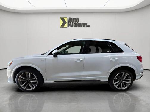 2022 Audi Q3 45 S line Premium