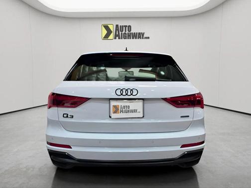 2022 Audi Q3 45 S line Premium