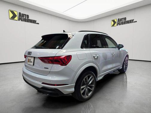 2022 Audi Q3 45 S line Premium