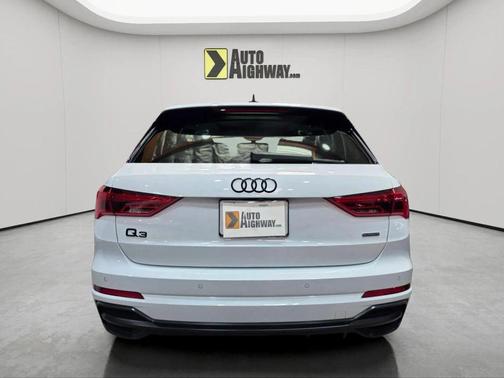 2022 Audi Q3 45 S line Premium