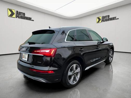 2022 Audi Q5 40 Premium Plus